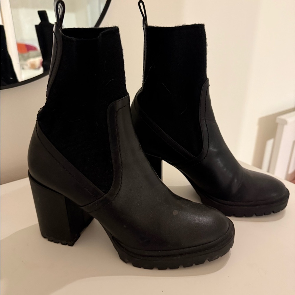 Steve Madden- Sahly Black Boots- size 9- NO BOX- barely worn